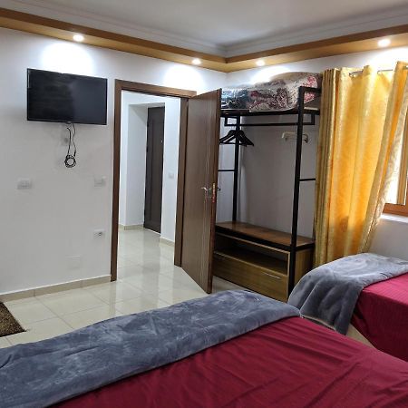 Përmet Guesthouse Alvi מראה חיצוני תמונה